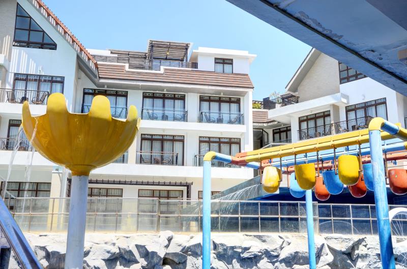 Crown Regency Resort & Convention Center