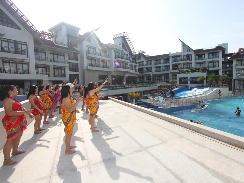 Crown Regency Resort & Convention Center