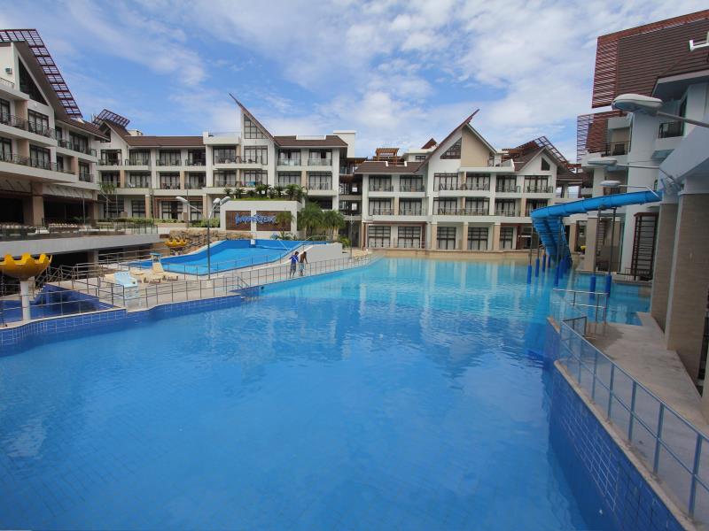 Crown Regency Resort & Convention Center