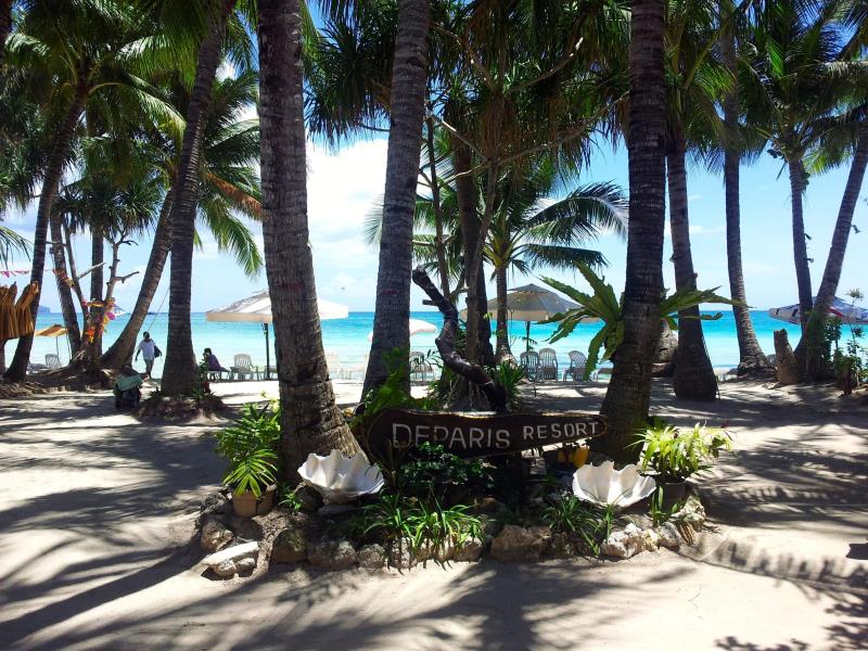 Deparis Beach Resort