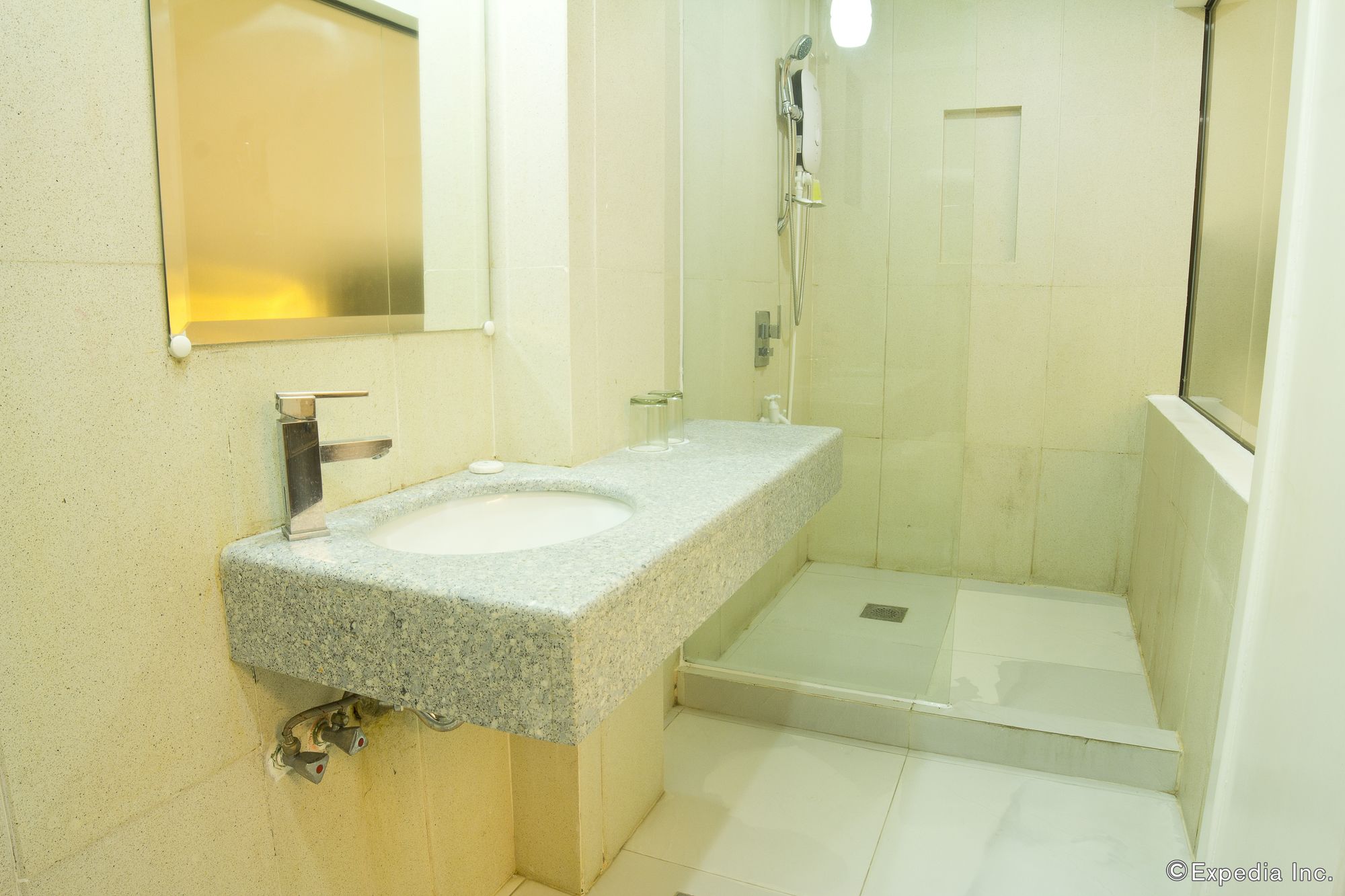 Erus Suites