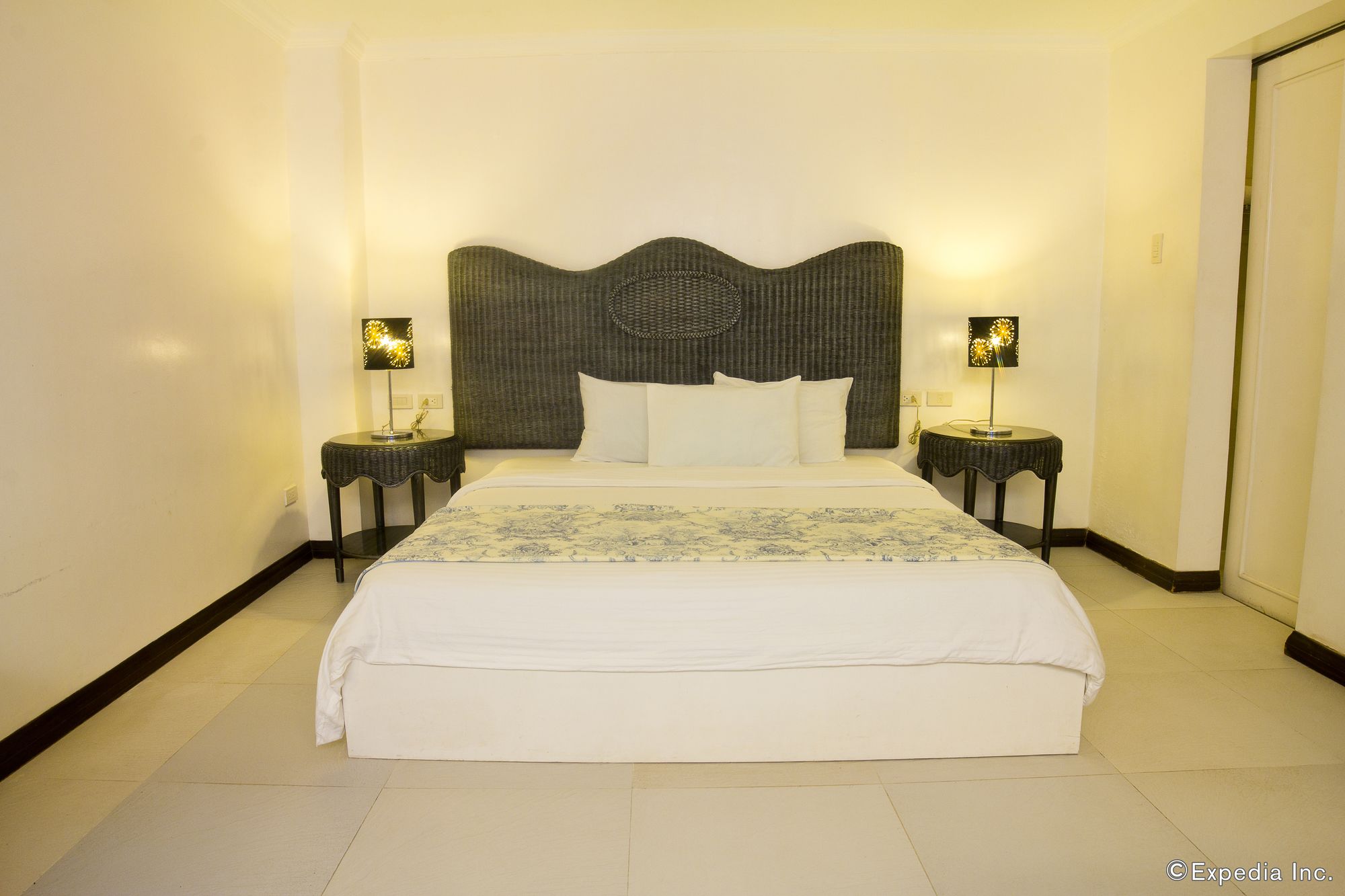 Erus Suites