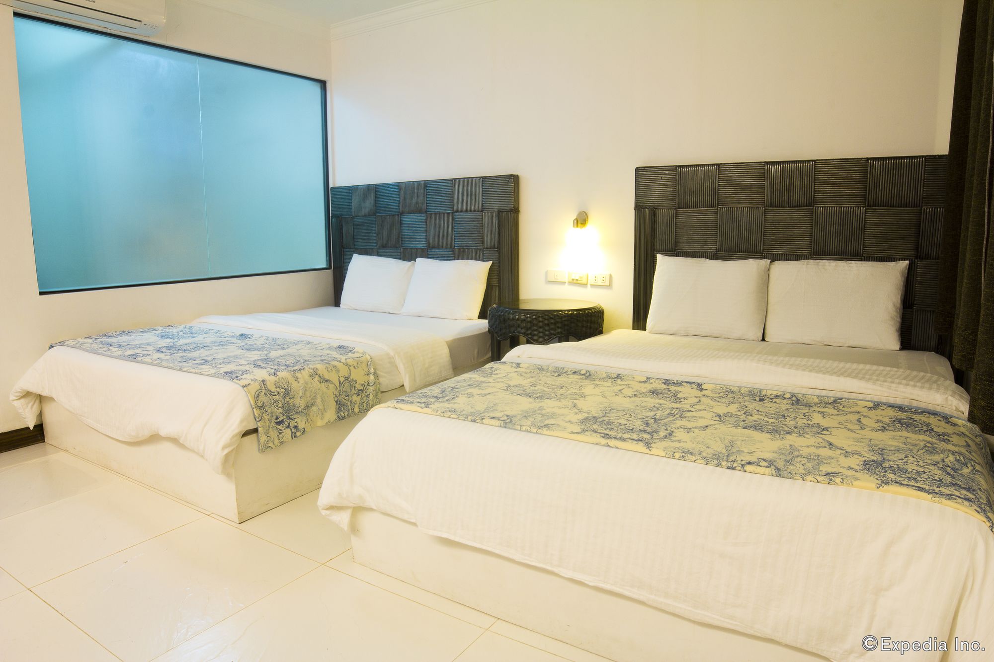 Erus Suites