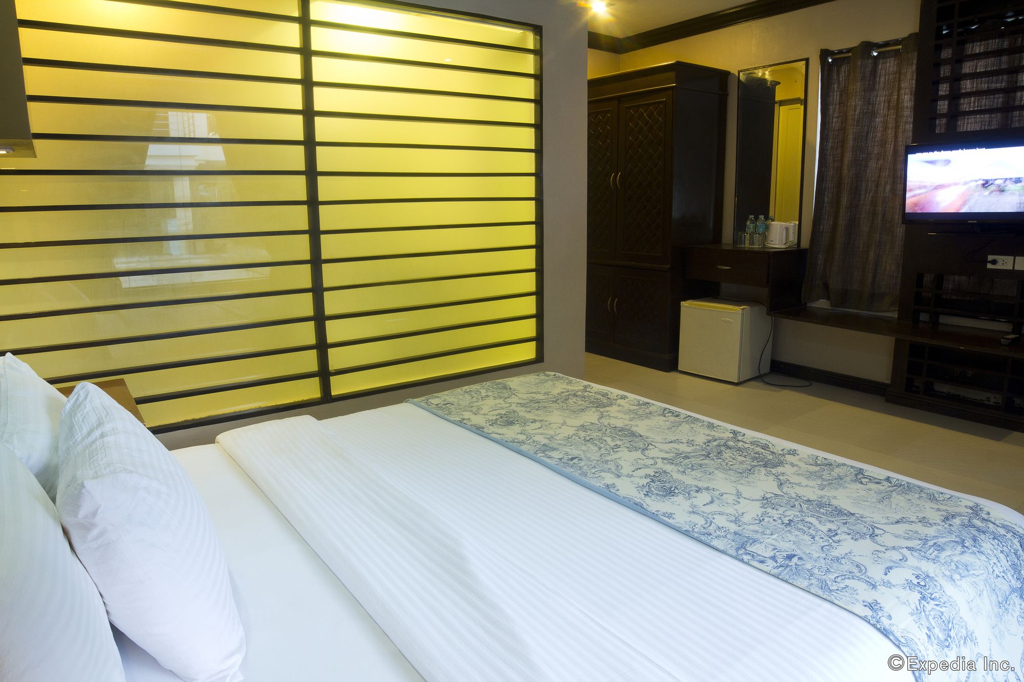 Erus Suites