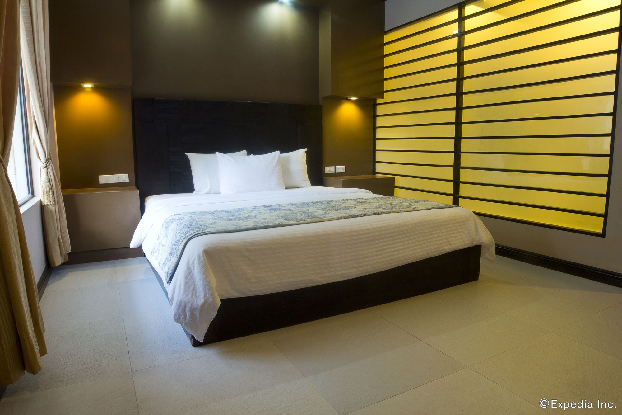 Erus Suites