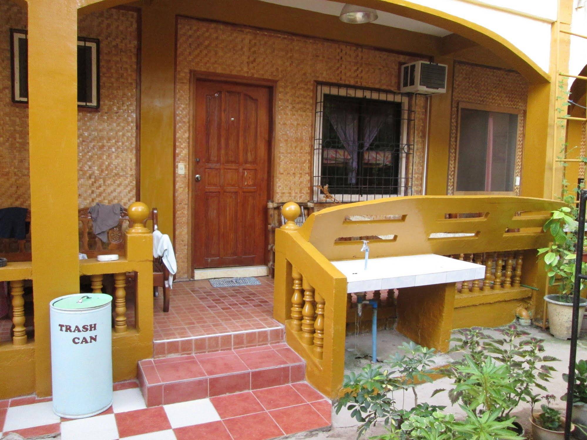 Escurel Inn