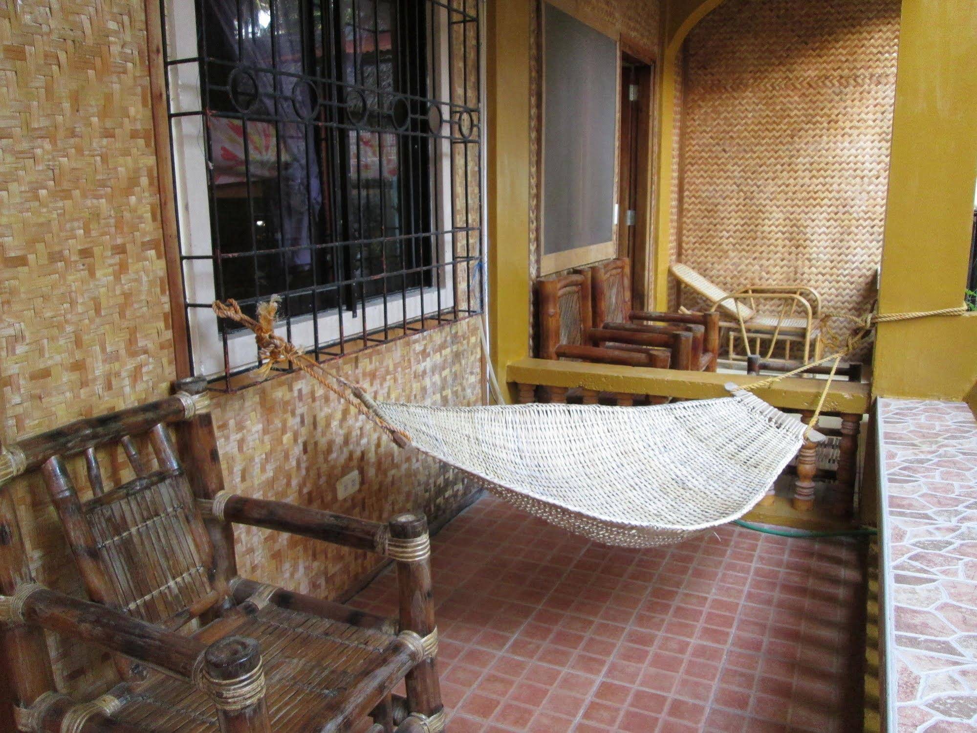 Escurel Inn