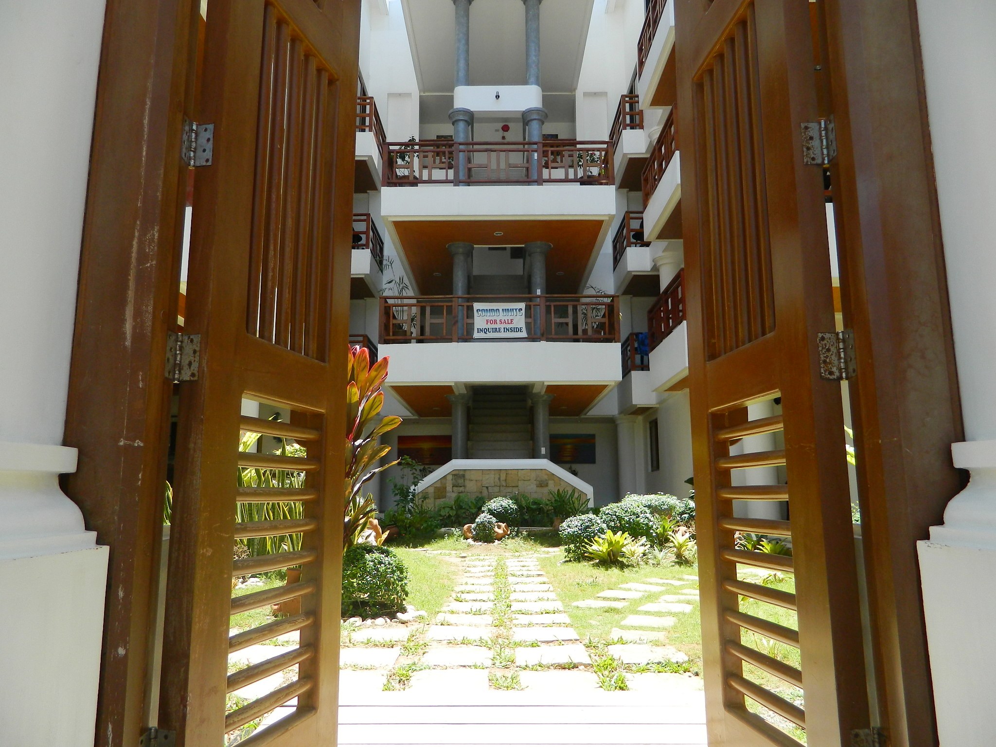 Giulius Boracay Italian Resort