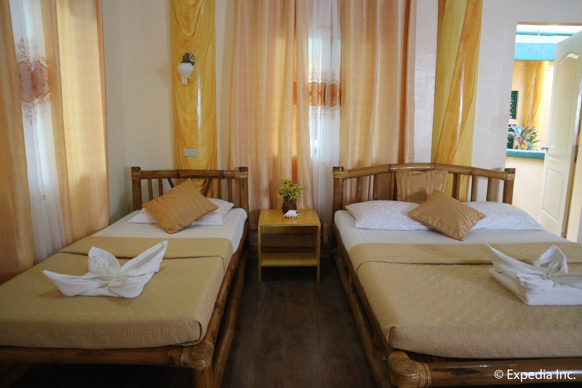 La Isla Bonita Resort & Spa