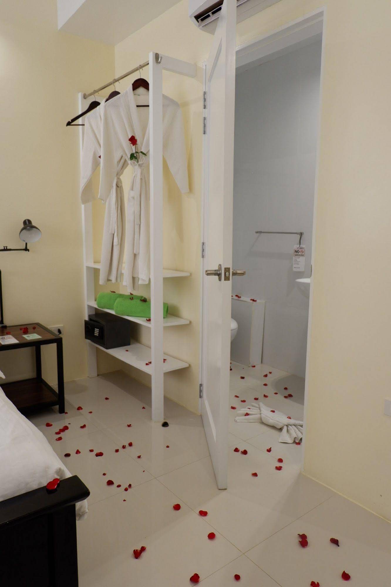 Luxx Boutique Boracay