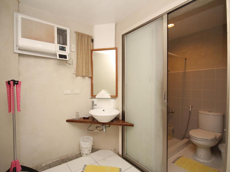 MR Holidays Hotel