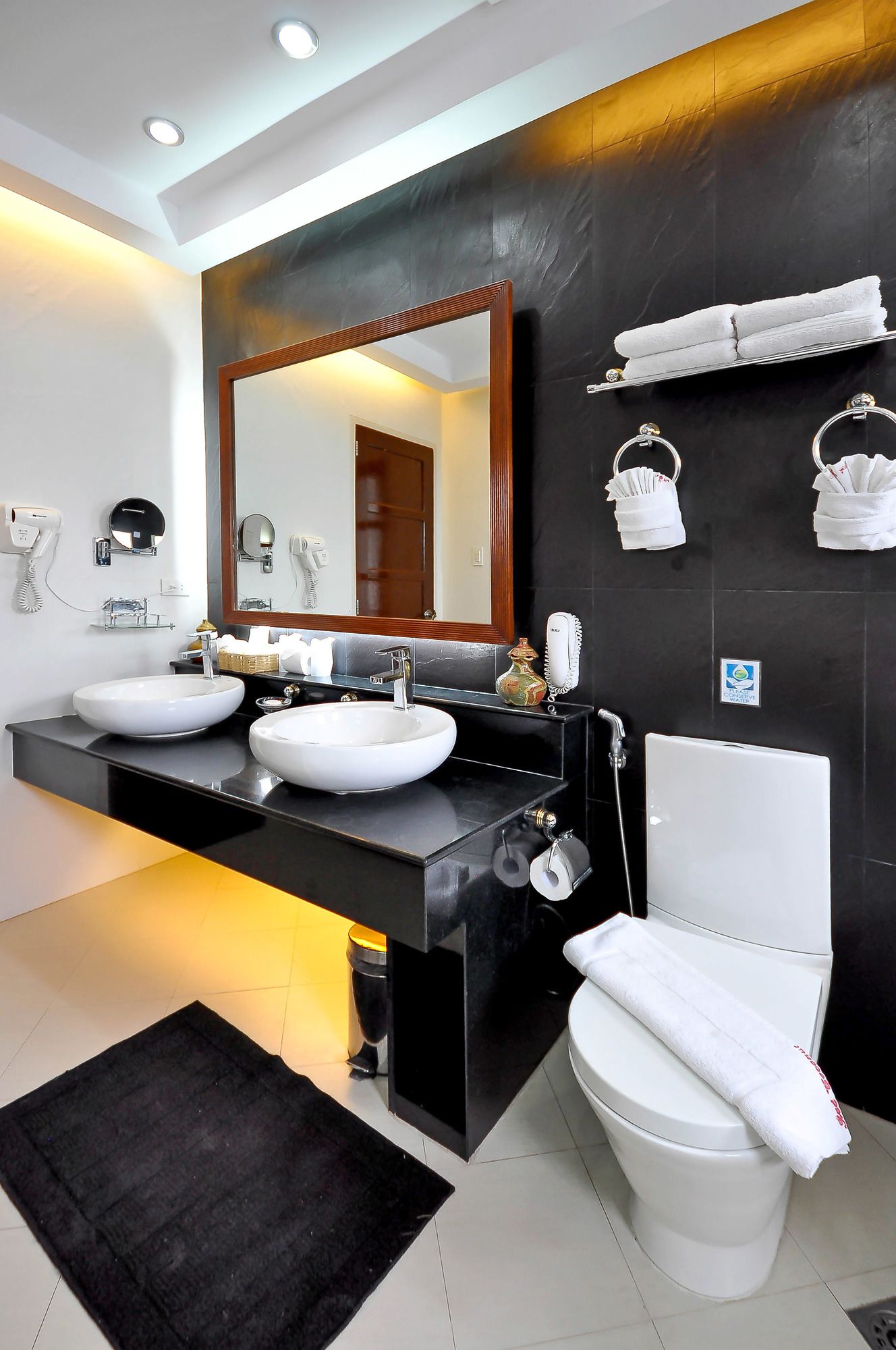 Red Coconut Beach Hotel