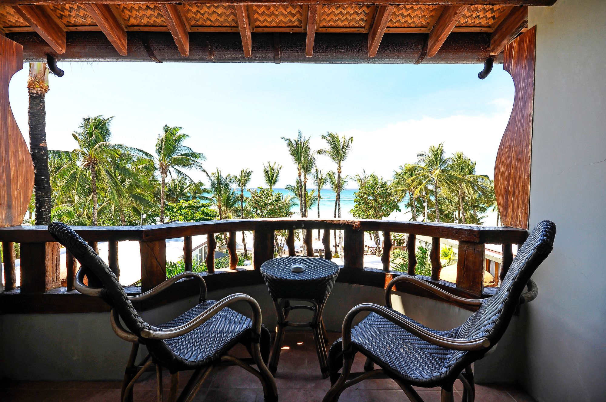 Red Coconut Beach Hotel