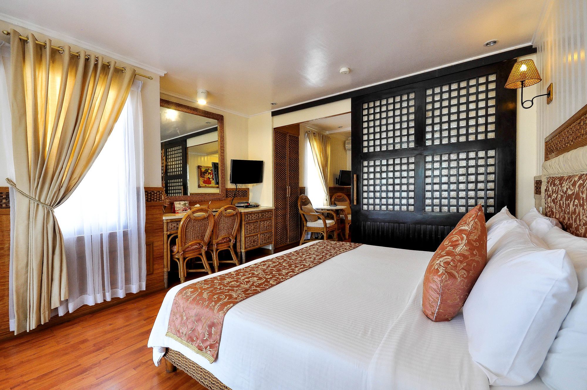 Red Coconut Beach Hotel