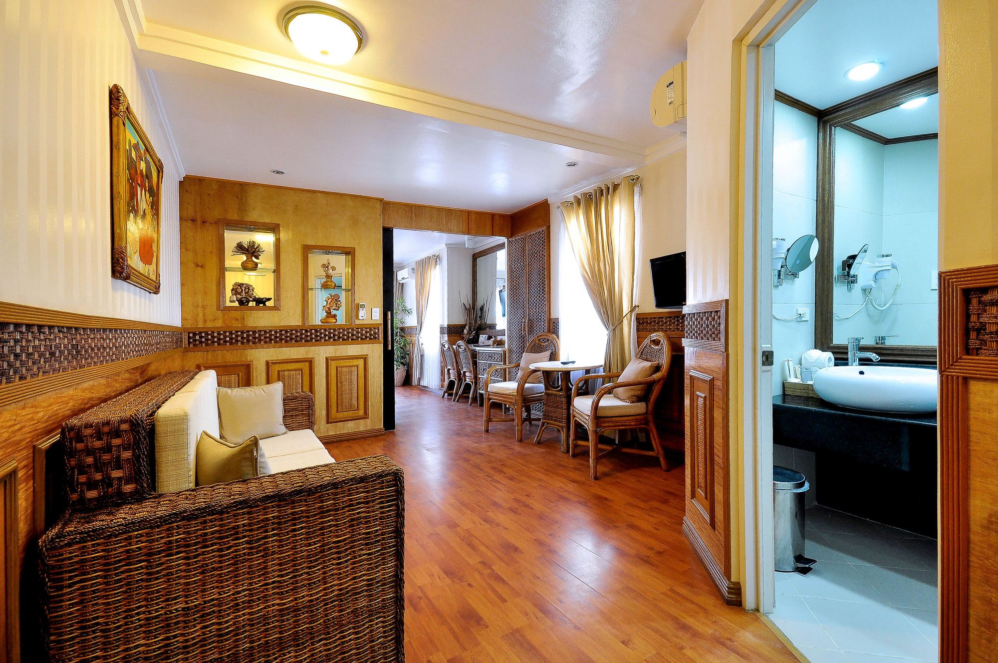 Red Coconut Beach Hotel