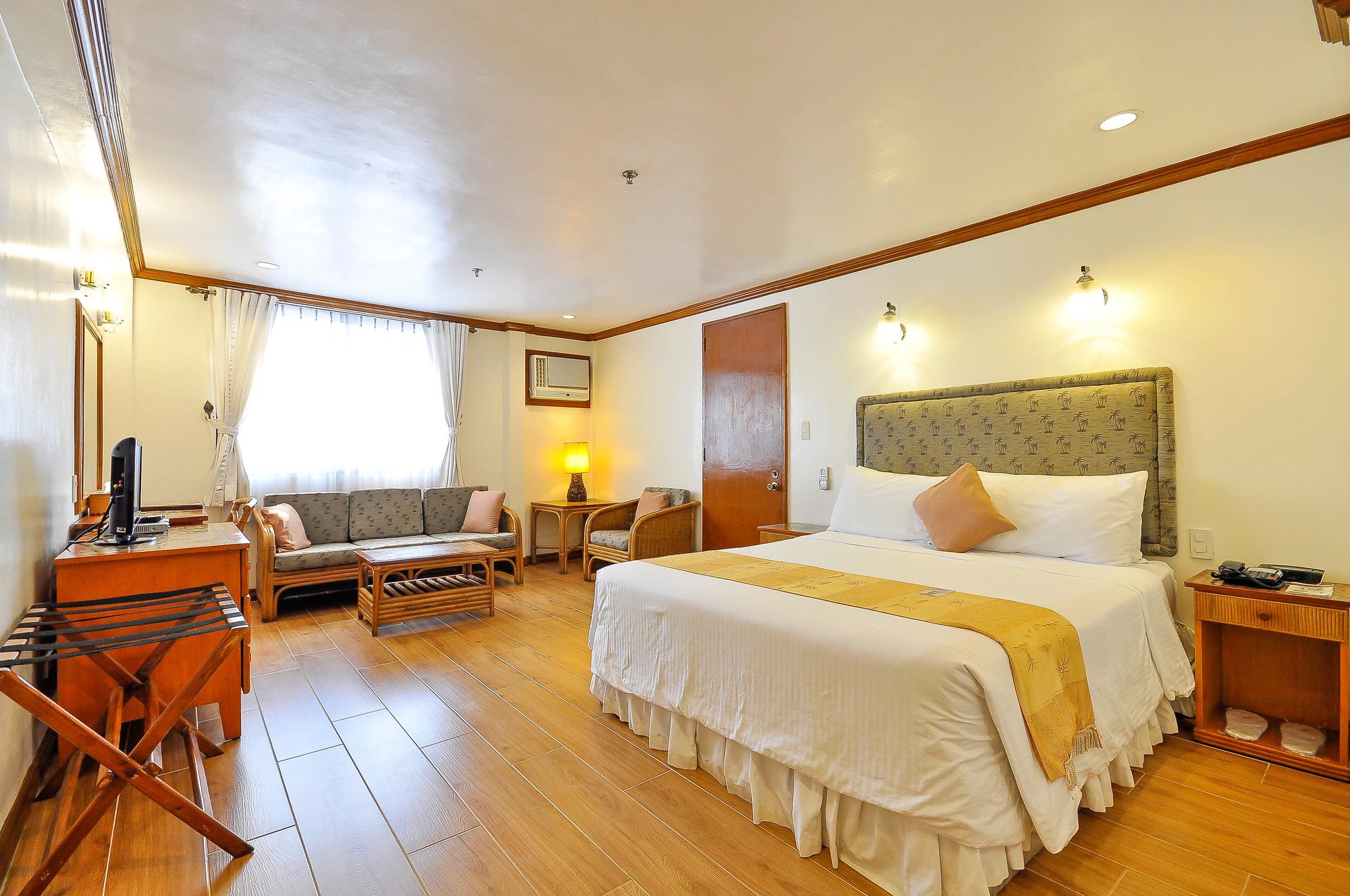 Red Coconut Beach Hotel