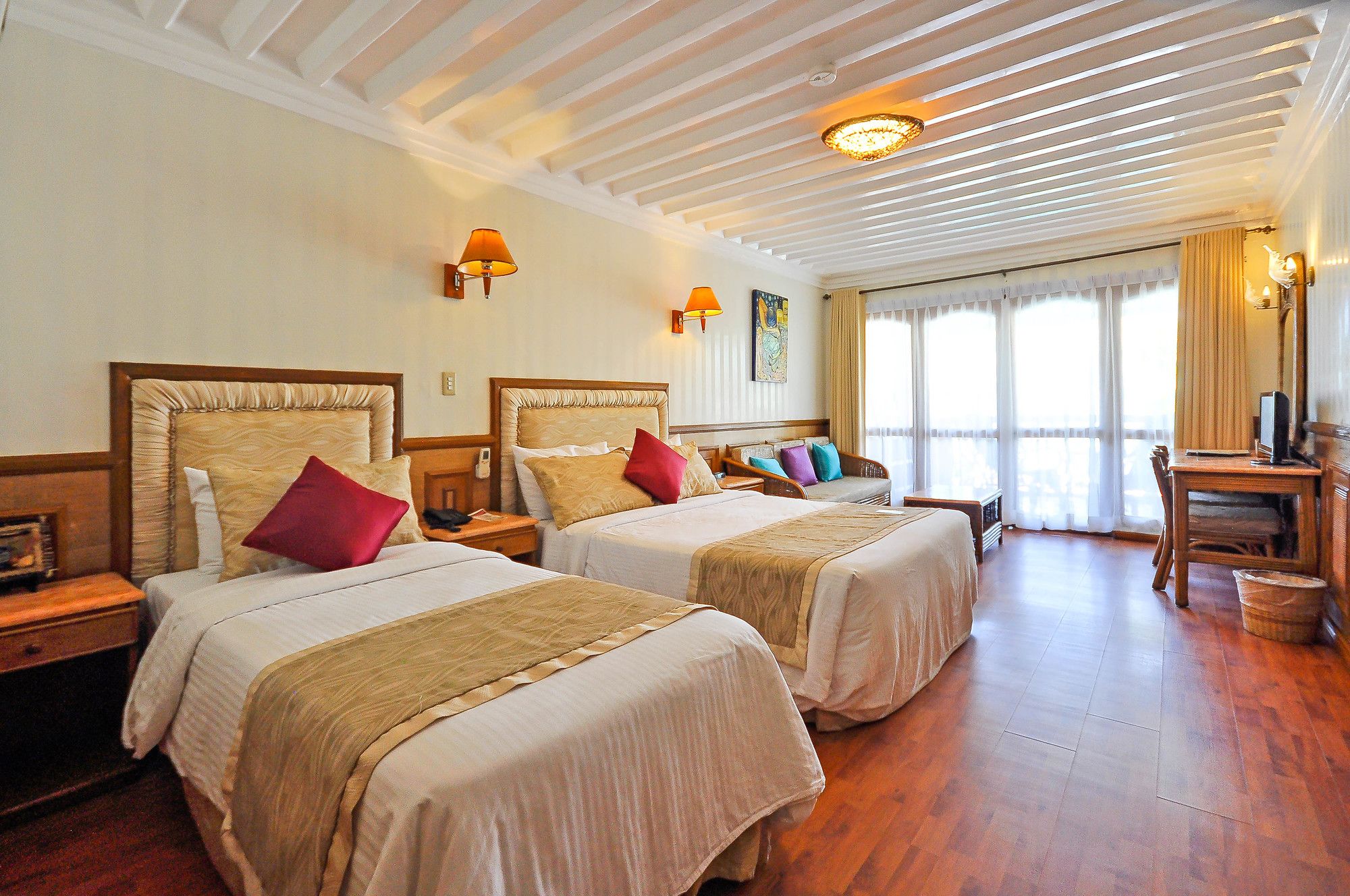 Red Coconut Beach Hotel