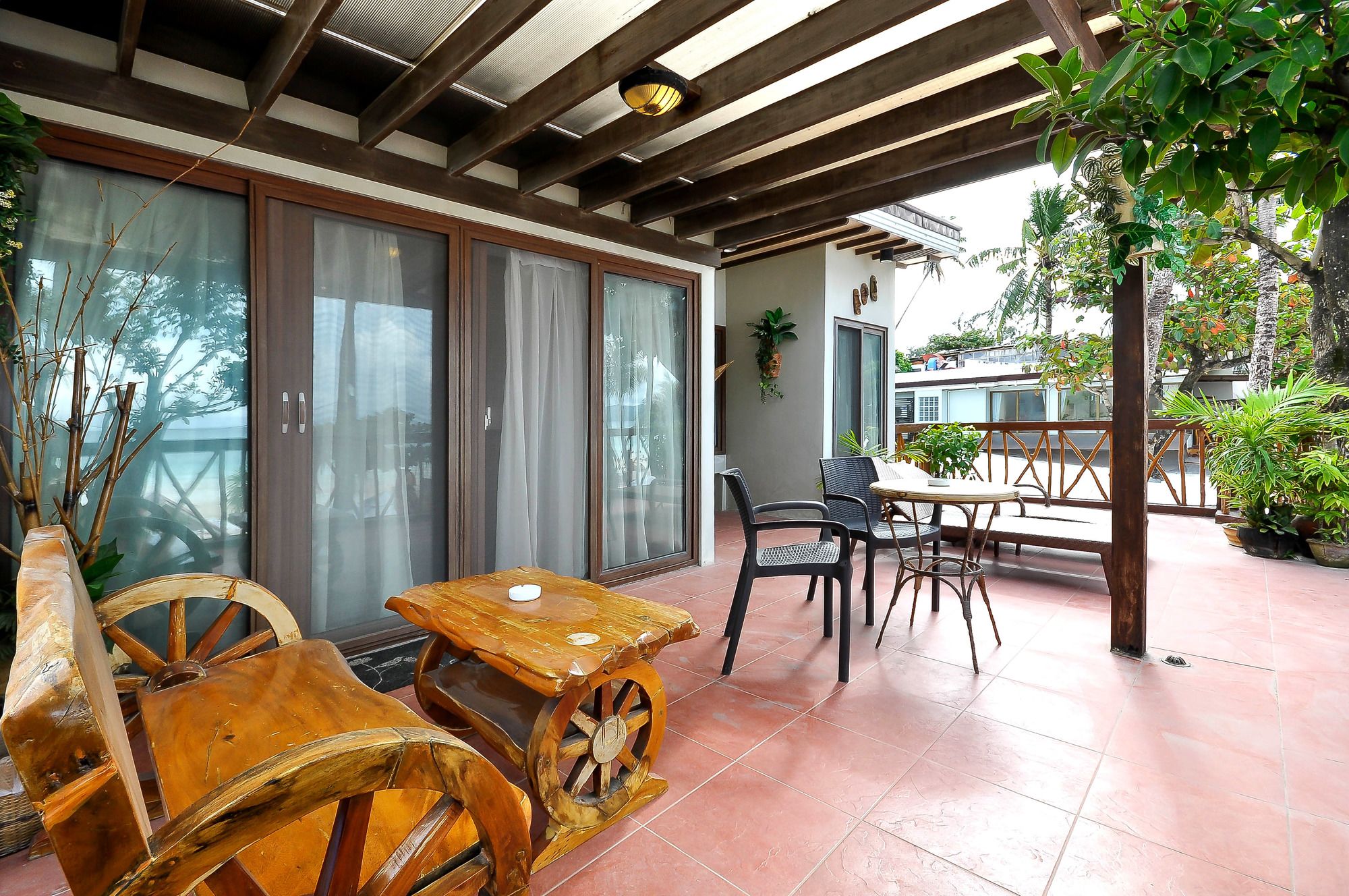Red Coconut Beach Hotel