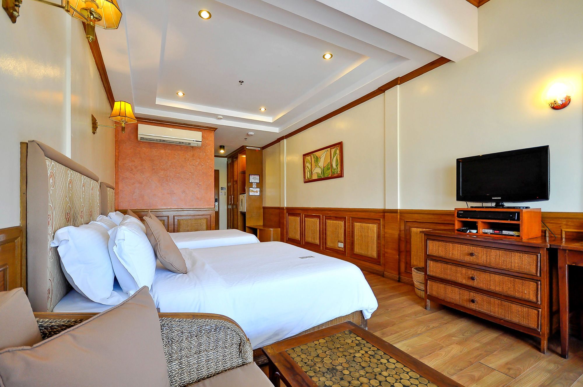 Red Coconut Beach Hotel