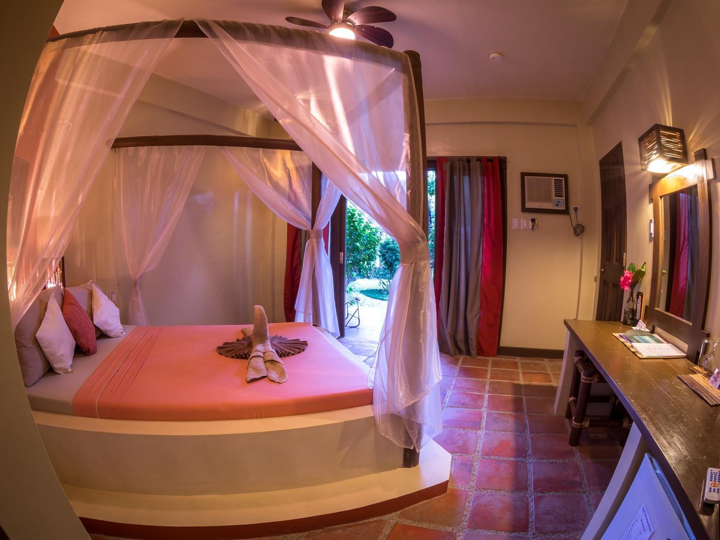 Reef Retreat Resort