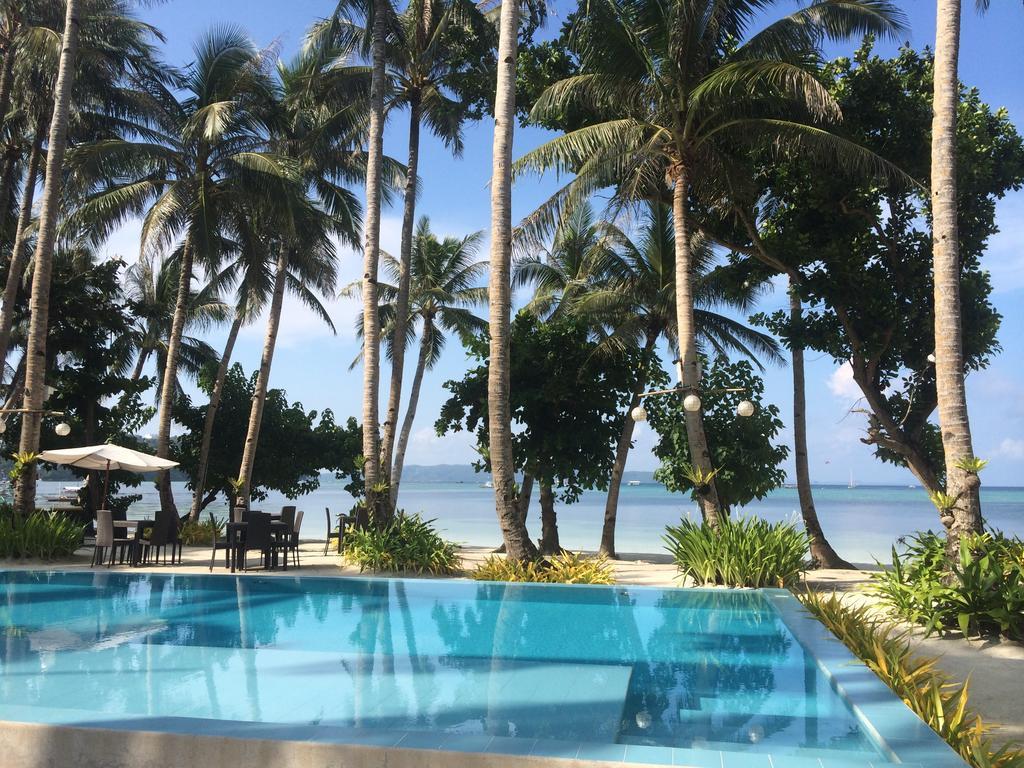 Rieseling Boracay Beach Resort