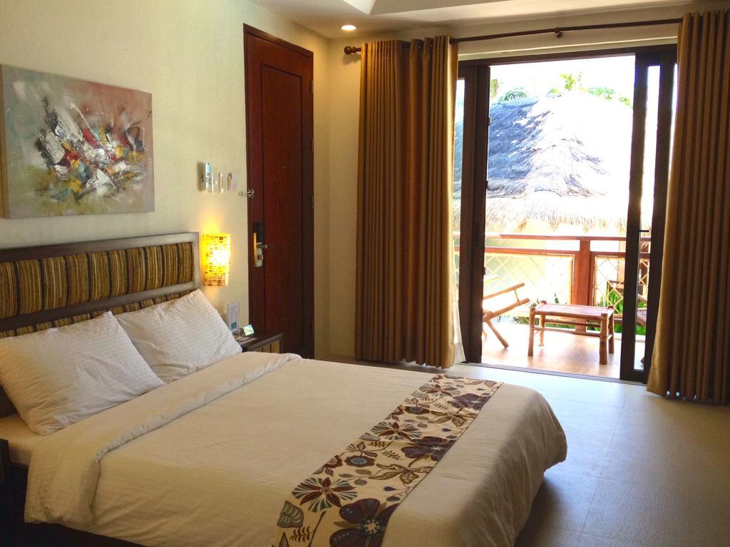Rieseling Boracay Beach Resort