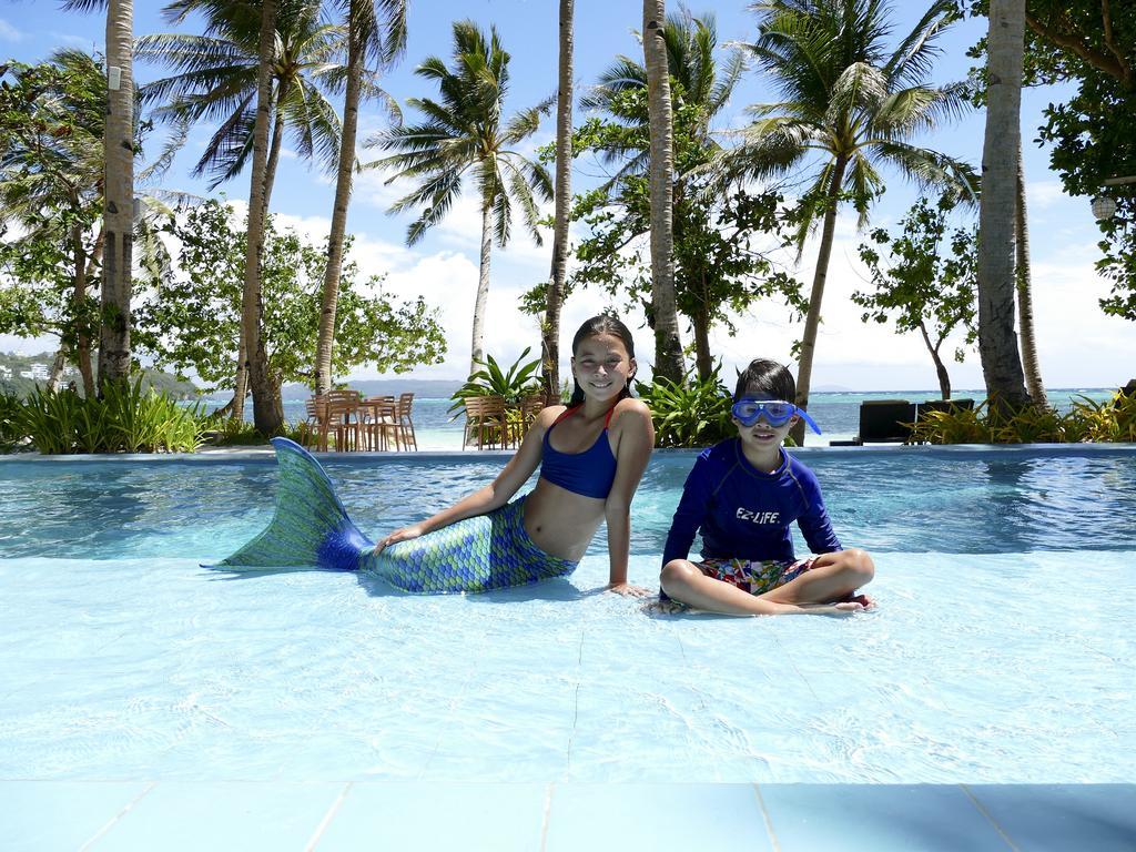 Rieseling Boracay Beach Resort