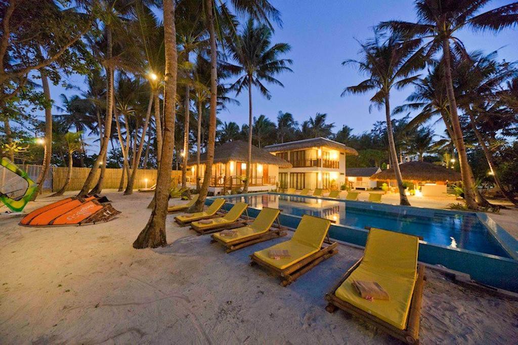 Rieseling Boracay Beach Resort