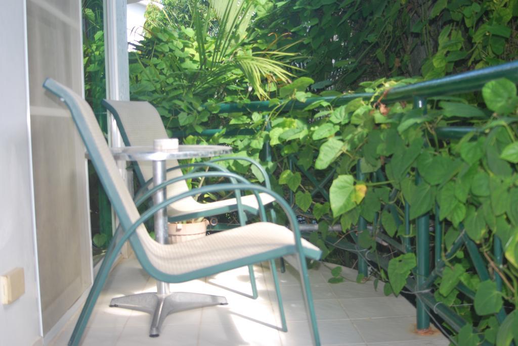 Roxon Apartments