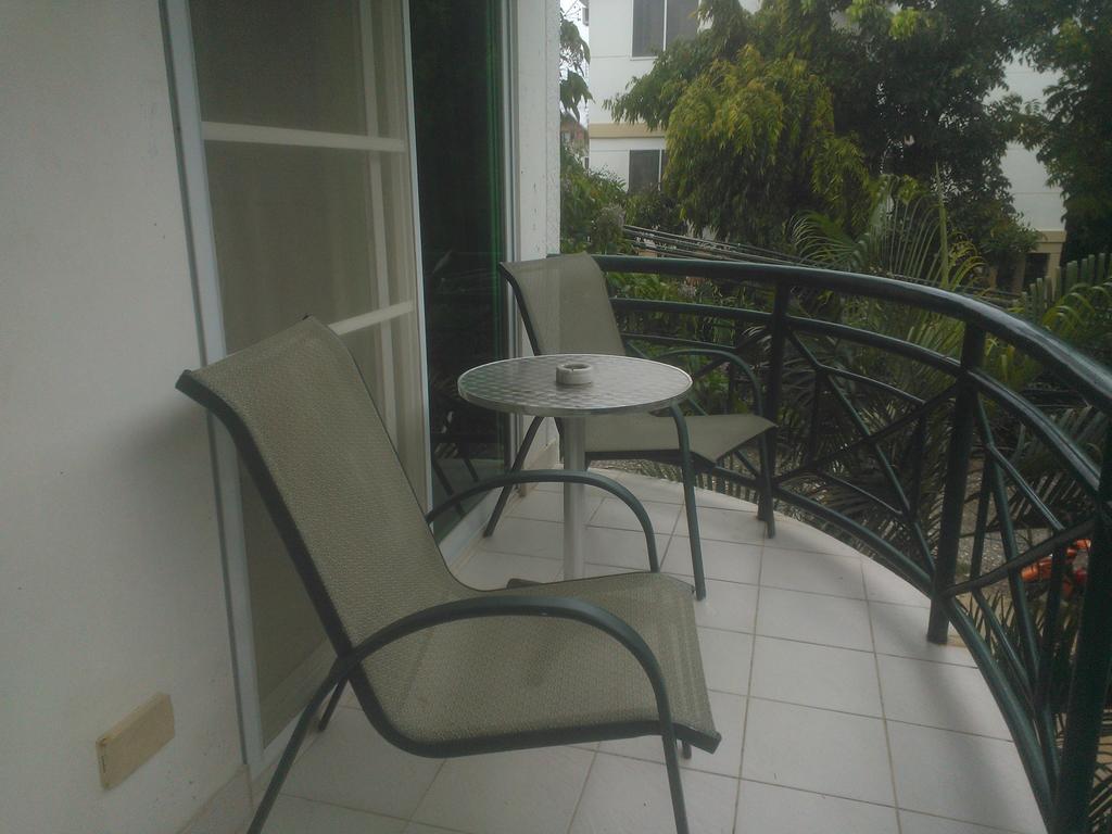 Roxon Apartments