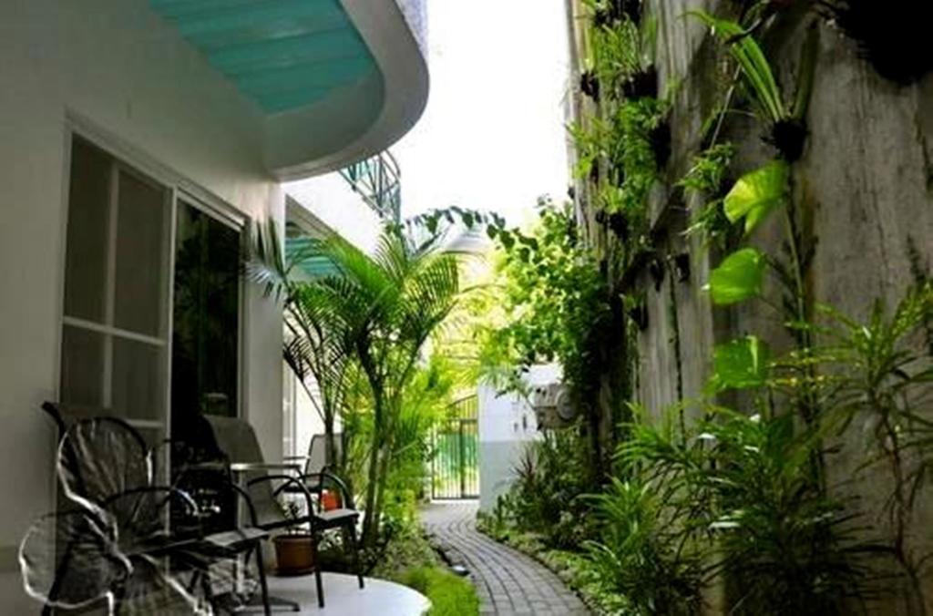 Roxon Apartments