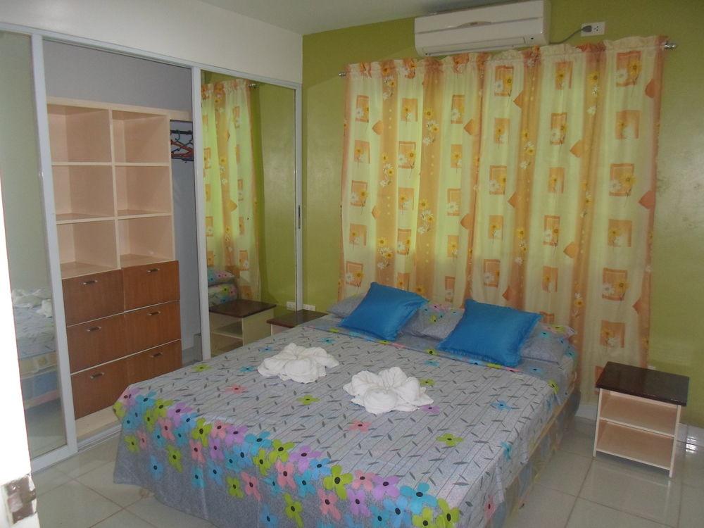 Roxon Apartments