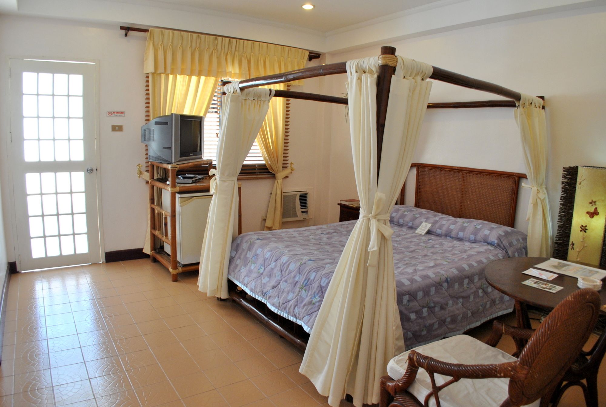 Surfside Boracay Resort & Spa