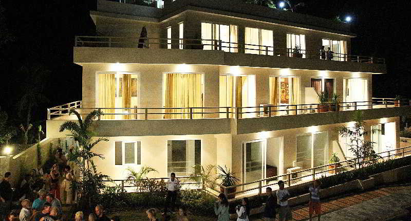 Tanawin Resort & Luxury Apartments