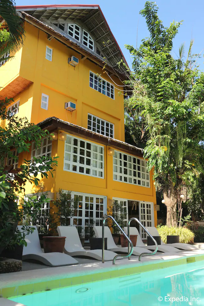 The Sun Villa Hilltop Resort & Spa