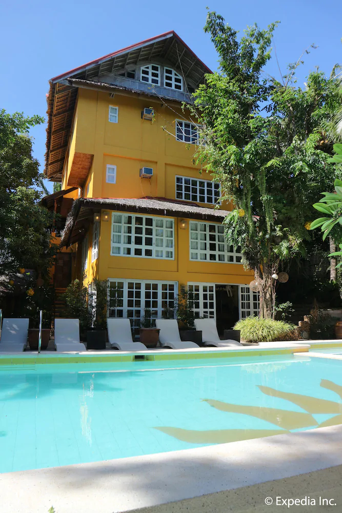 The Sun Villa Hilltop Resort & Spa