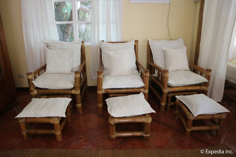 The Sun Villa Hilltop Resort & Spa