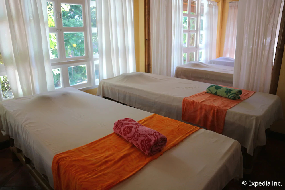 The Sun Villa Hilltop Resort & Spa
