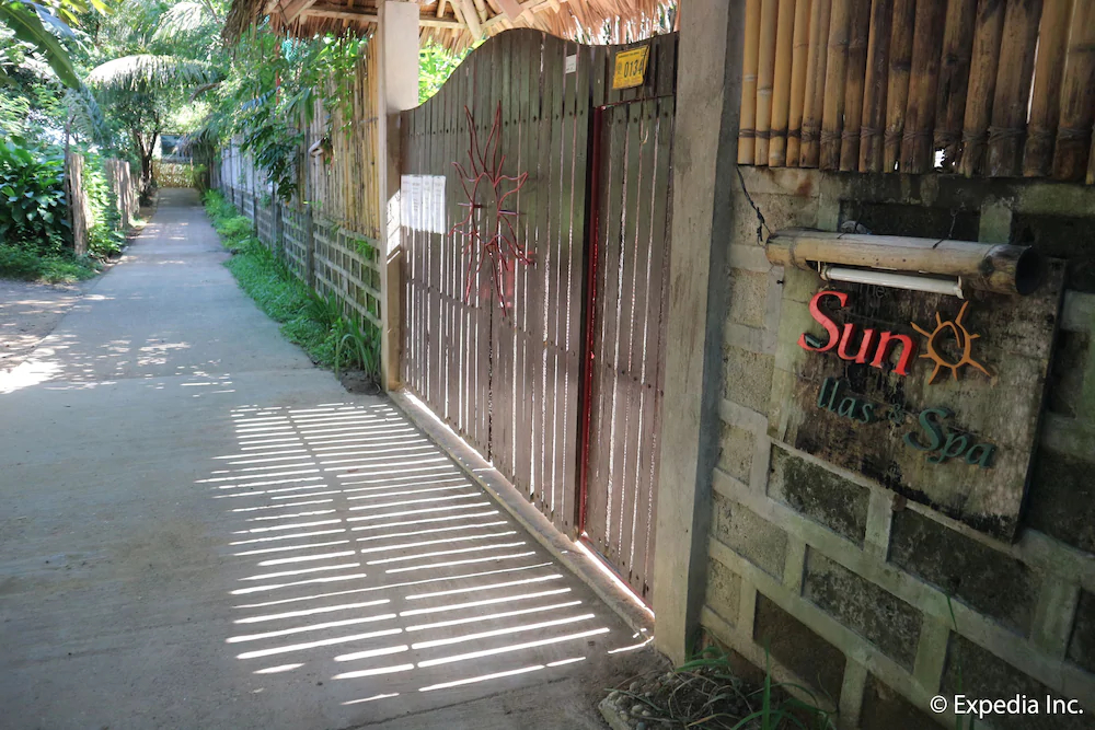 The Sun Villa Hilltop Resort & Spa