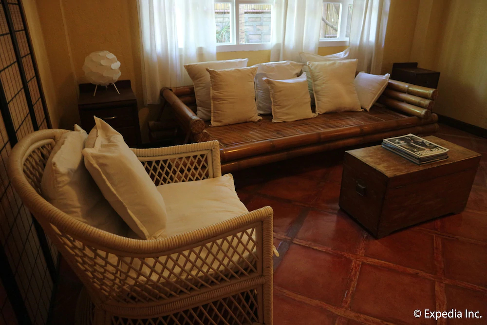 The Sun Villa Hilltop Resort & Spa
