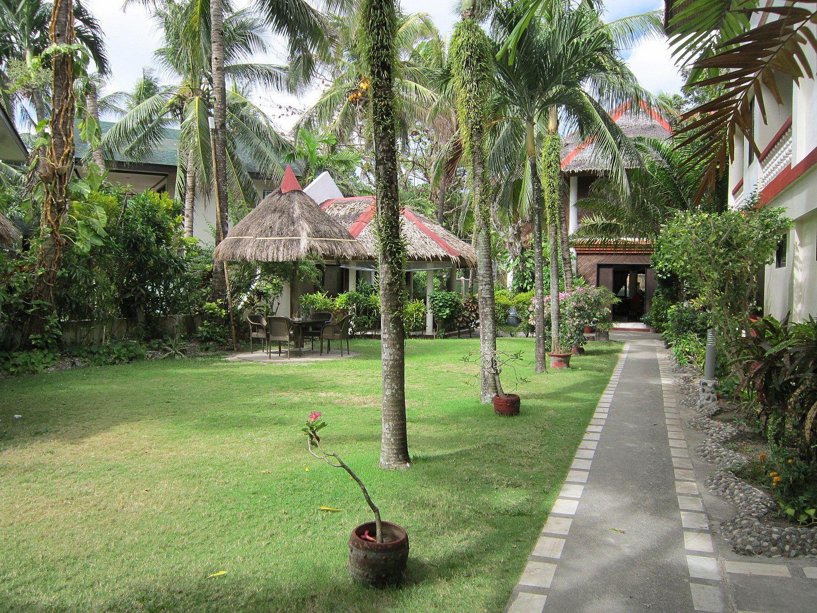 Tonglen Beach Resort