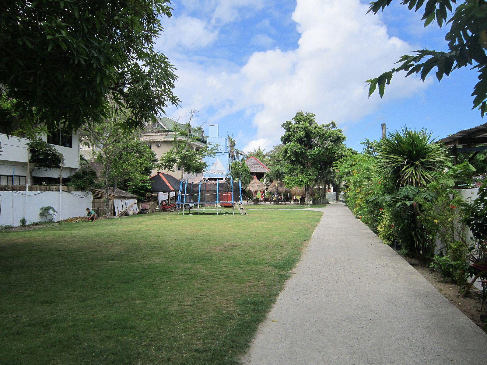 Tonglen Beach Resort