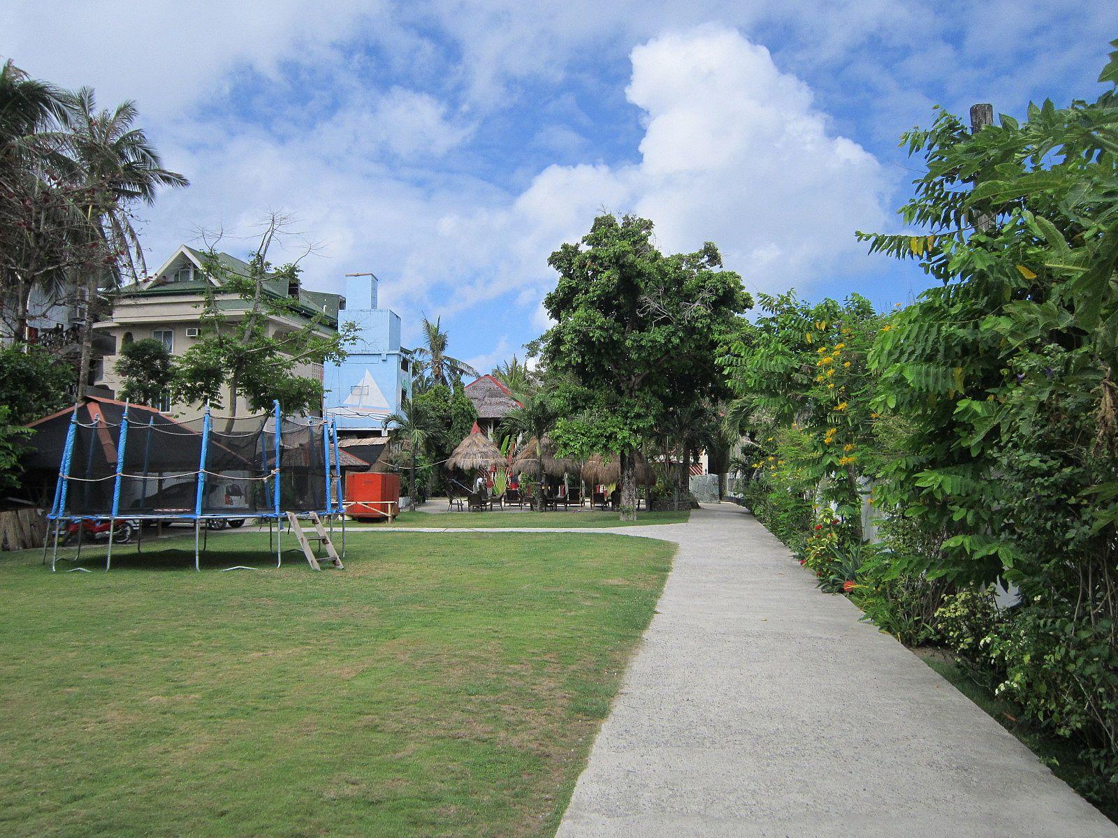 Tonglen Beach Resort