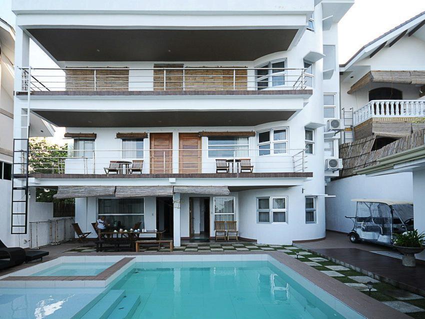 Westcliff Villa by Bluewaves