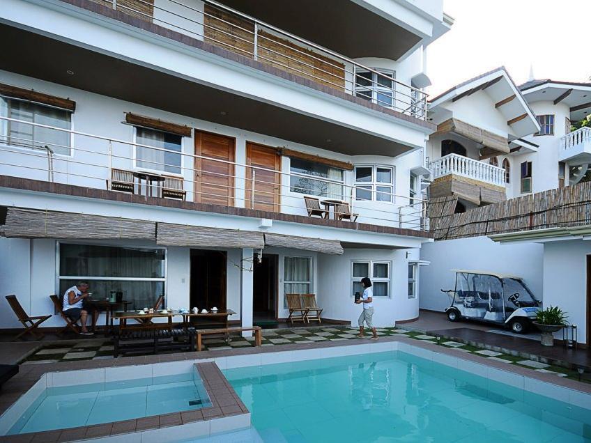 Westcliff Villa by Bluewaves