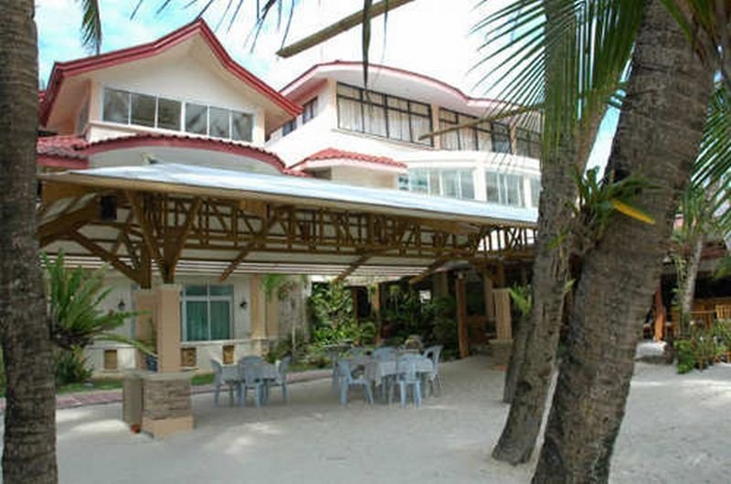 Willy's Beach Resort