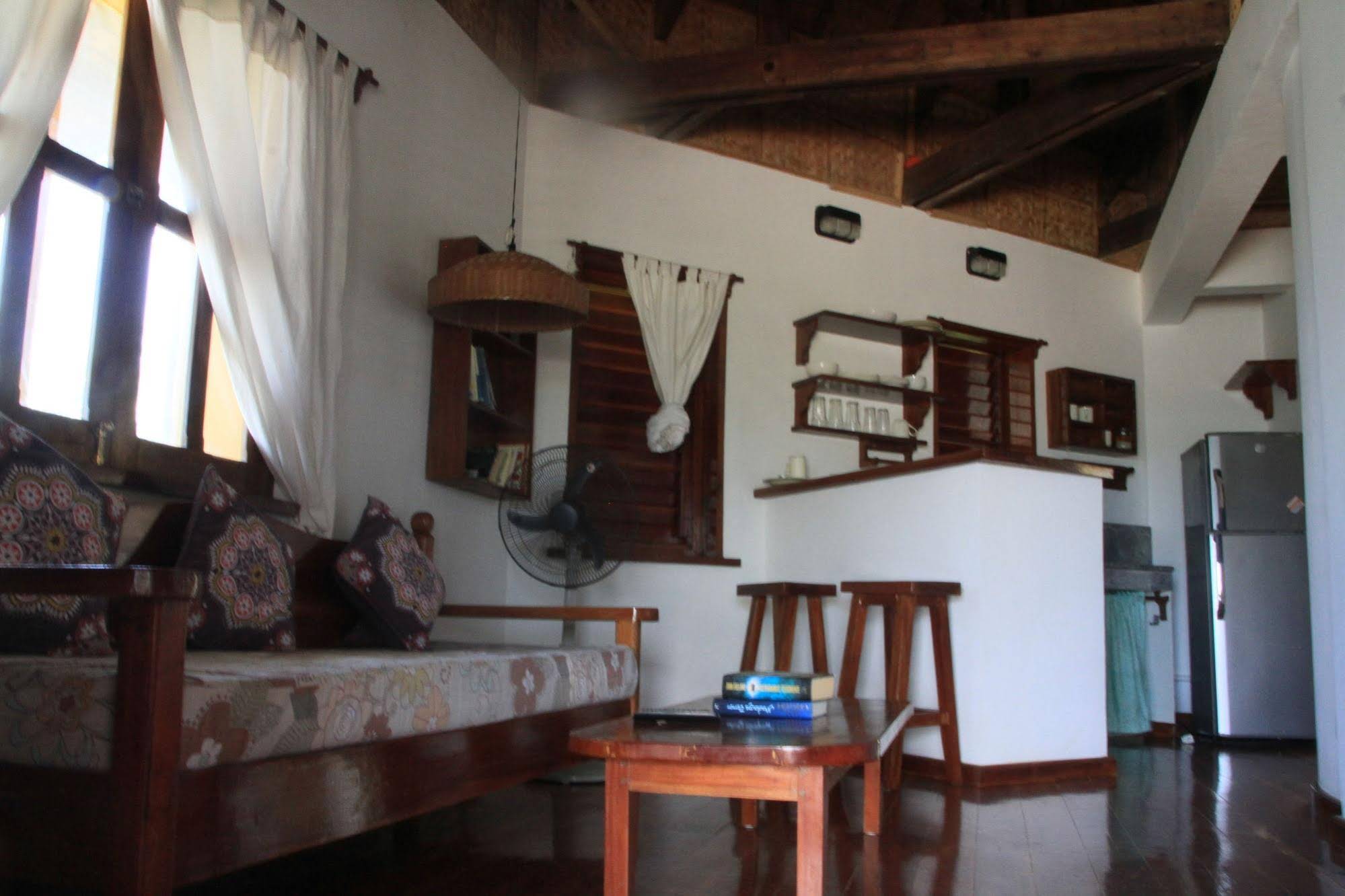 Wind Riders Inn & Cafe