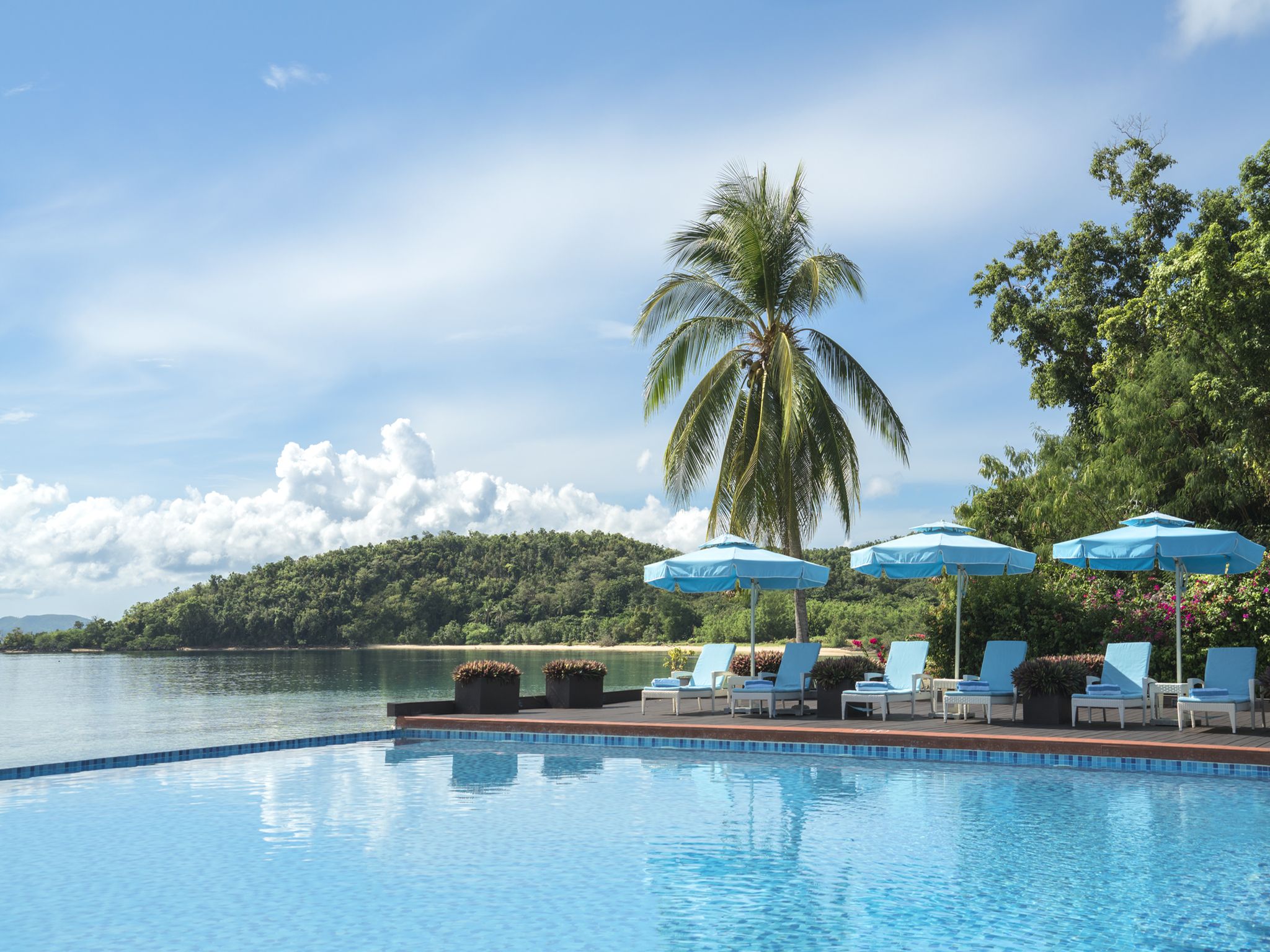 Huma Island Resort & Spa
