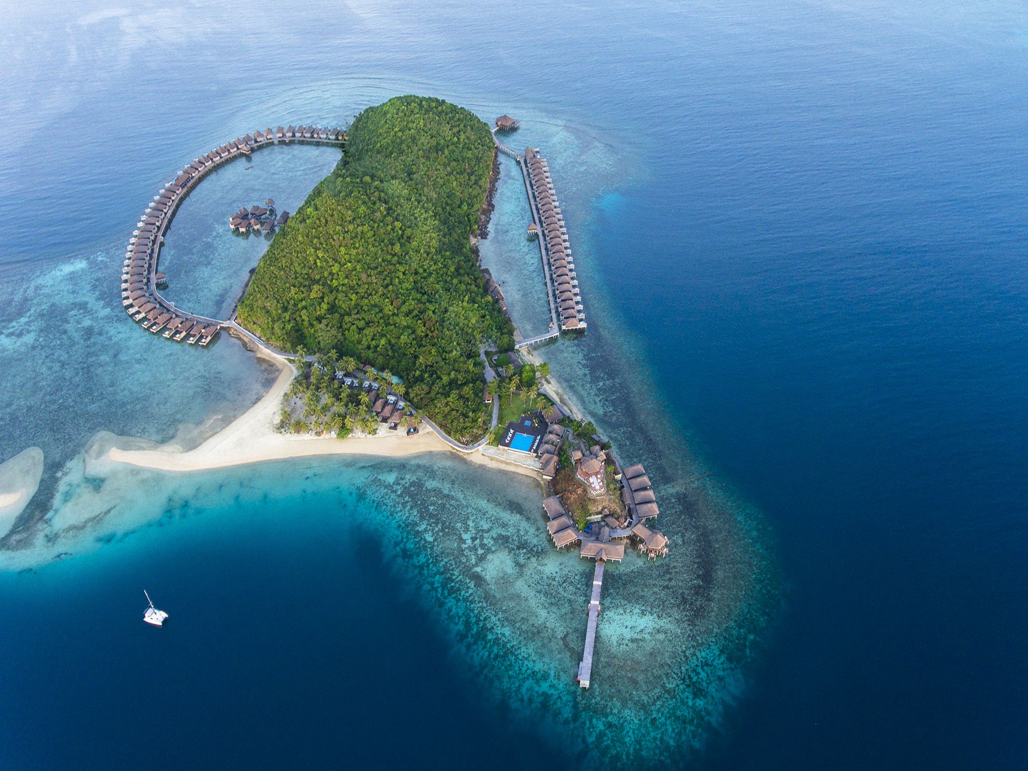 Huma Island Resort & Spa