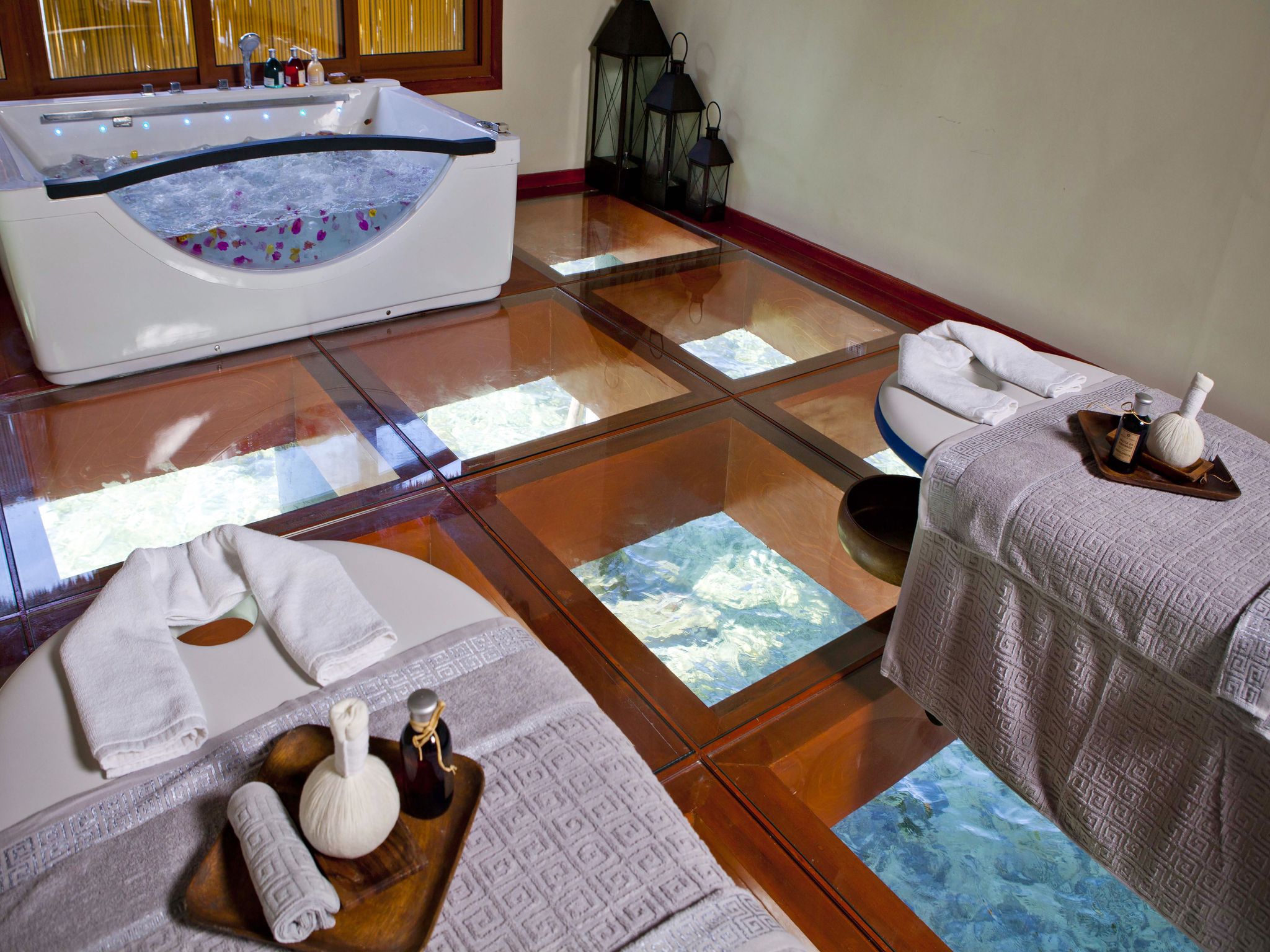 Huma Island Resort & Spa